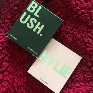 Kylie Jenner pressed blush powder - Pink Powder